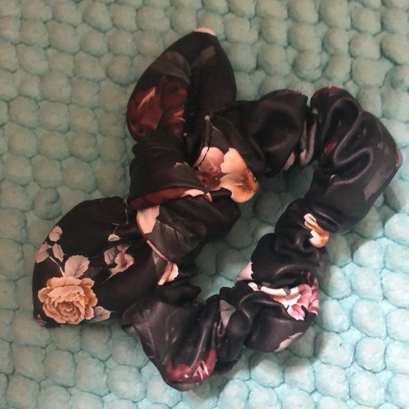 Pack of 2 Peael Hair clips + scruncii - Picture 4 of 5